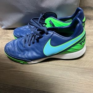 Nike Tempo X indoor Soccer Cleats